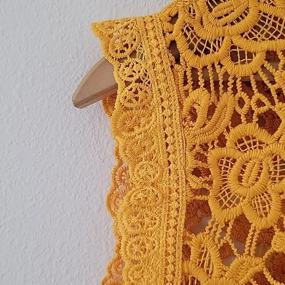 Nanette Lepore Marigold Yellow Lined Lace Sleeveless Blouse Size Large - Picture 4 of 8